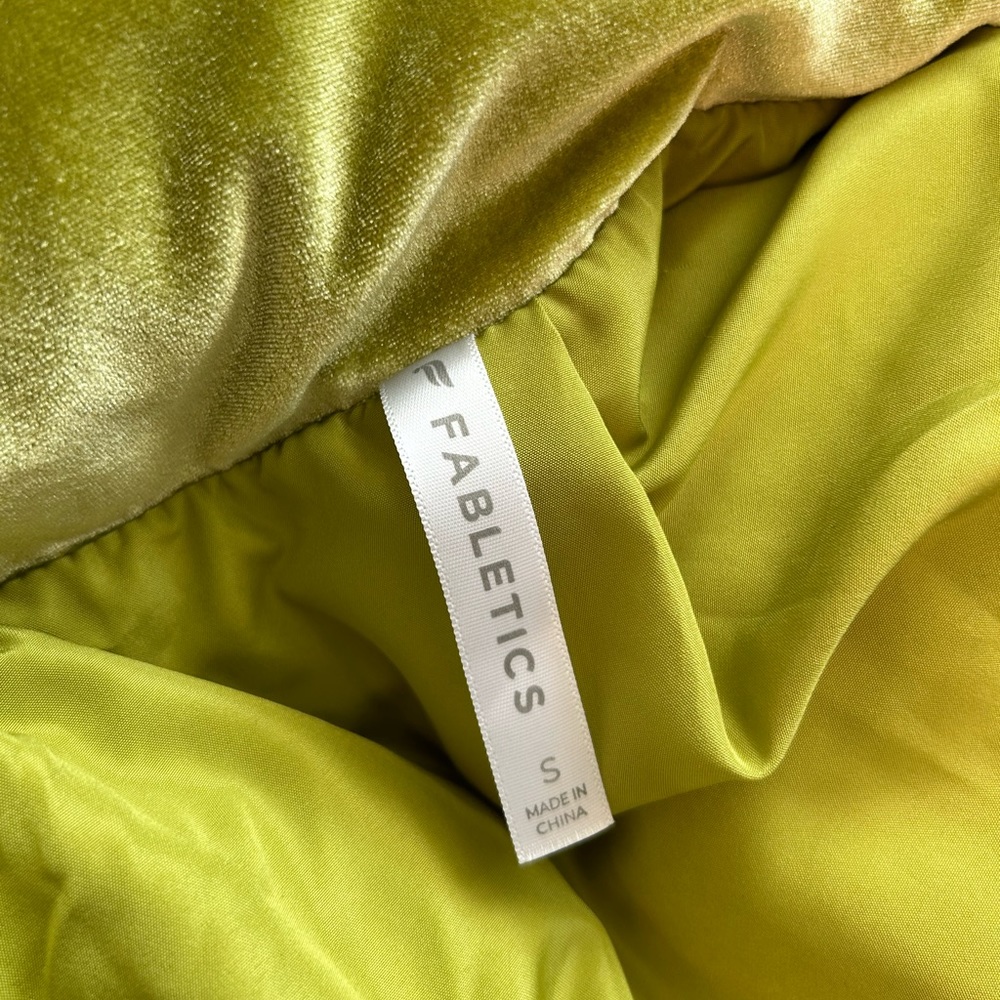 Fabletics Green Puffer Jacket - Picture 3 of 4
